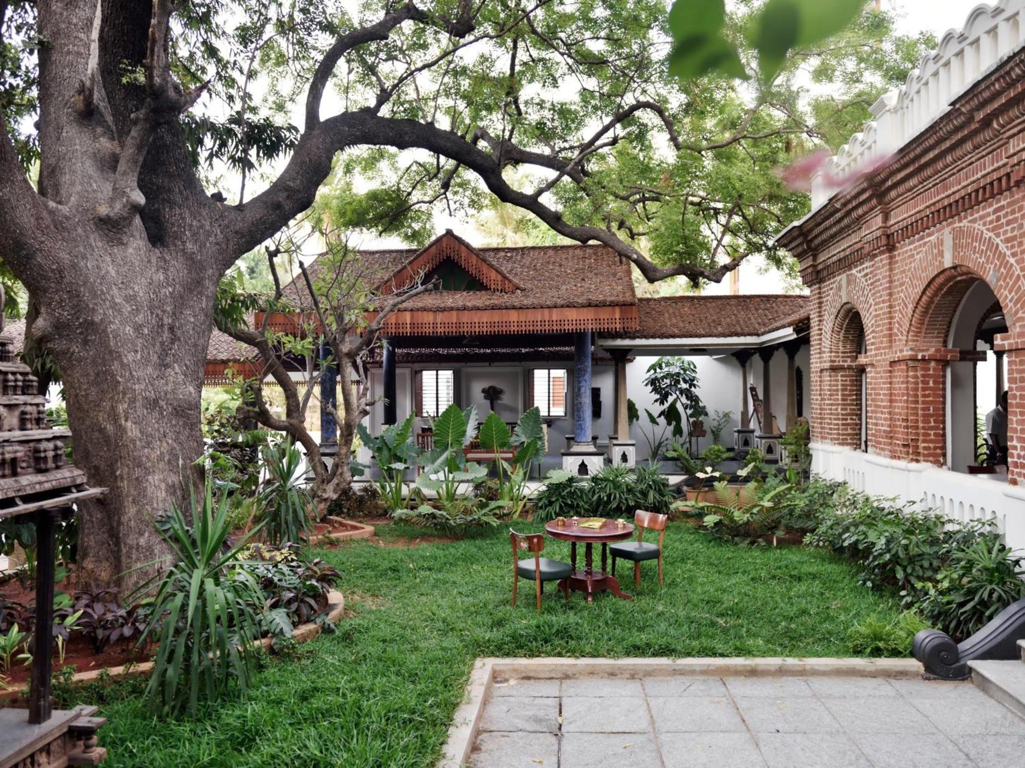 Svatma - A Luxury Heritage Resort Thanjavur Bagian luar foto